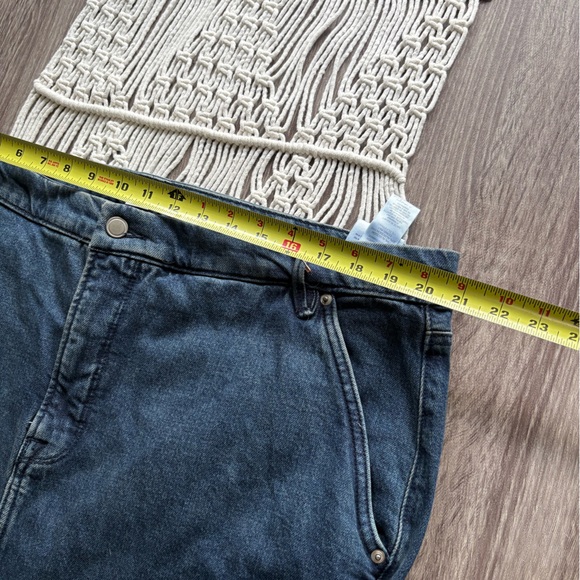 NEW Good American fit and flare denim maki skirt - Picture 5 of 8